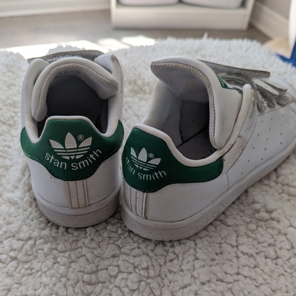 Iconic Adidas Originals Stan Smith Sneakers - Picture 1 of 6